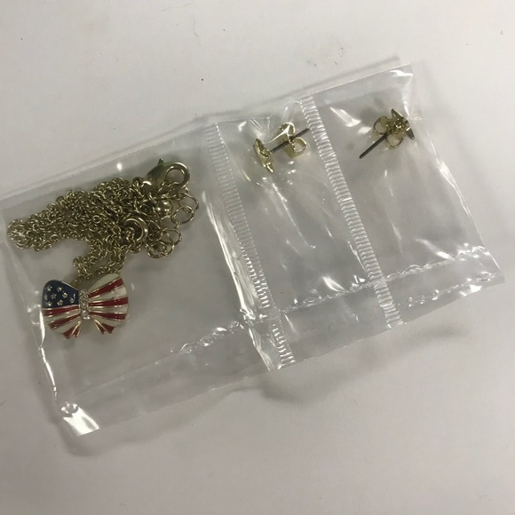 NWT Avon Patriotic Bow Necklace & Earring Gift Set - Picture 2 of 7
